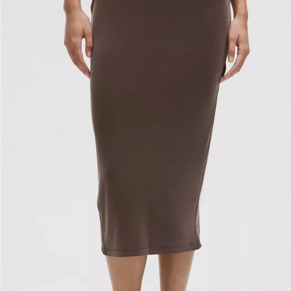 Lululemon Drapey Softstreme Column Midi Skirt